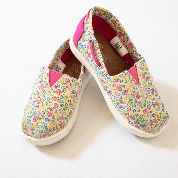 Kids Toms flowered pattern shoes (size 7) - Picture 10 of 11
